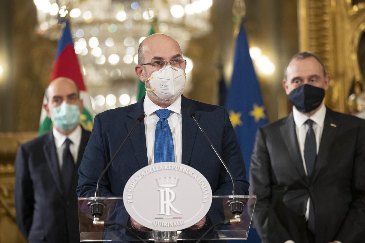 Crisi governo, Crimi: "Per M5S c'è solo Conte"