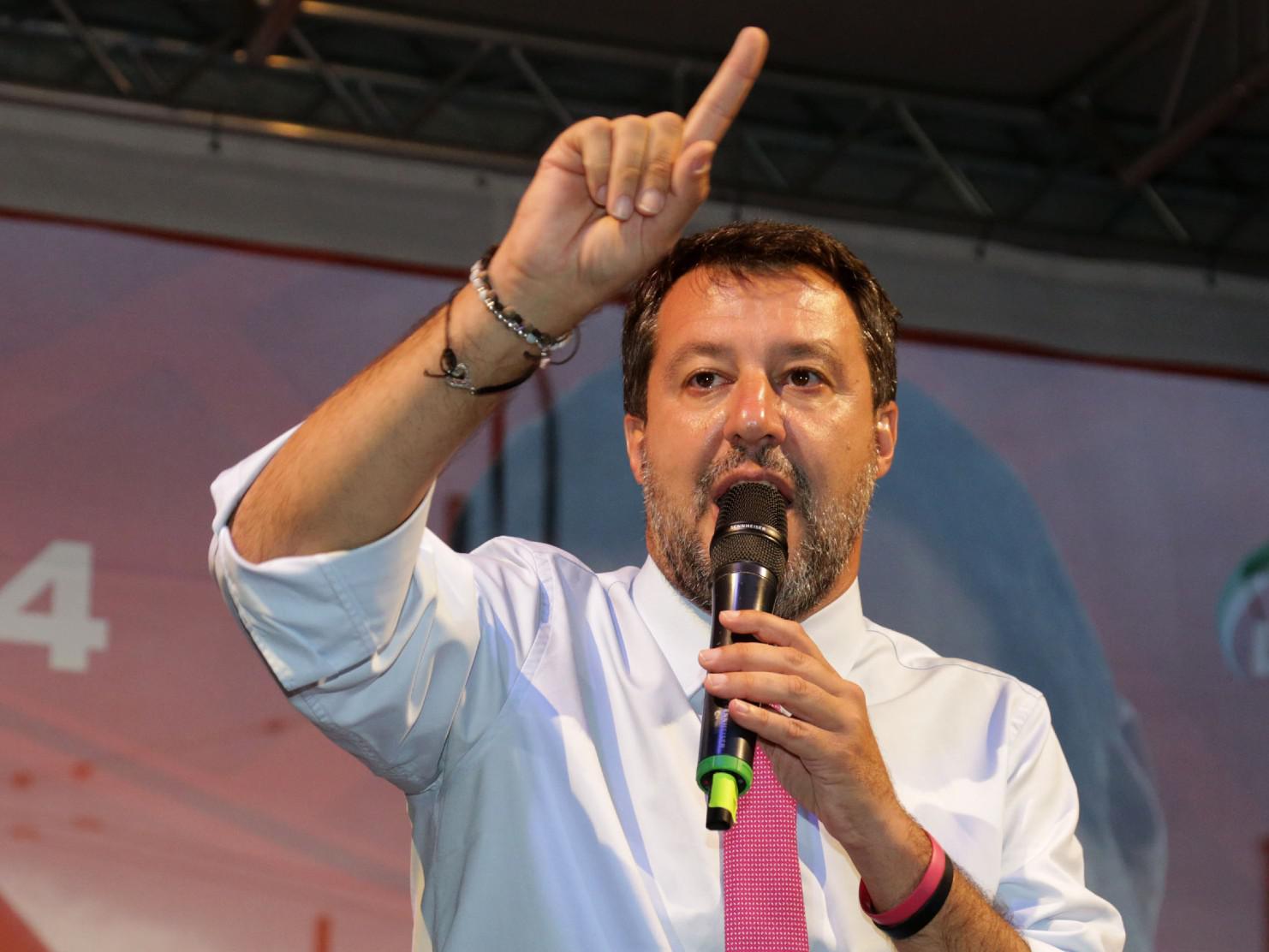 Crisi governo, Salvini: "Impossibile governare con Pd, pensa a droga e immigrati"
