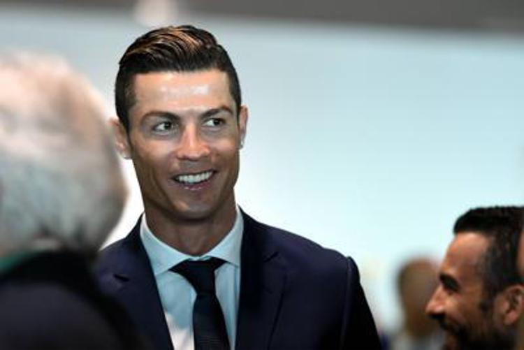 Cristiano Ronaldo da Guinness dei primati, è l'atleta più pagato del 2023