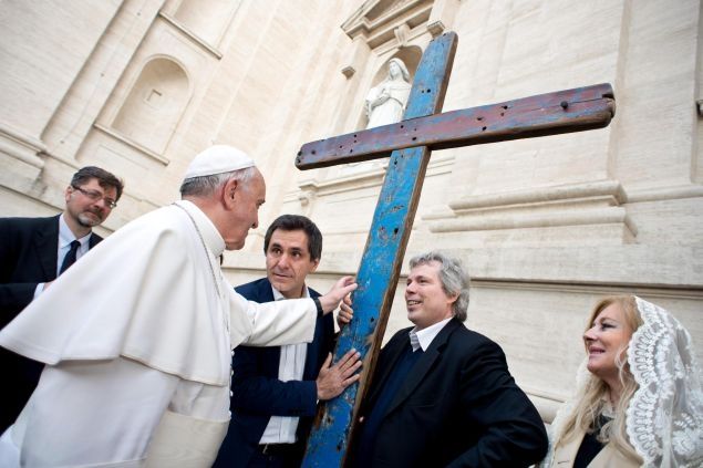 La Croce di Lampedusa benedetta da Papa Francesco il 2 aprile 2014