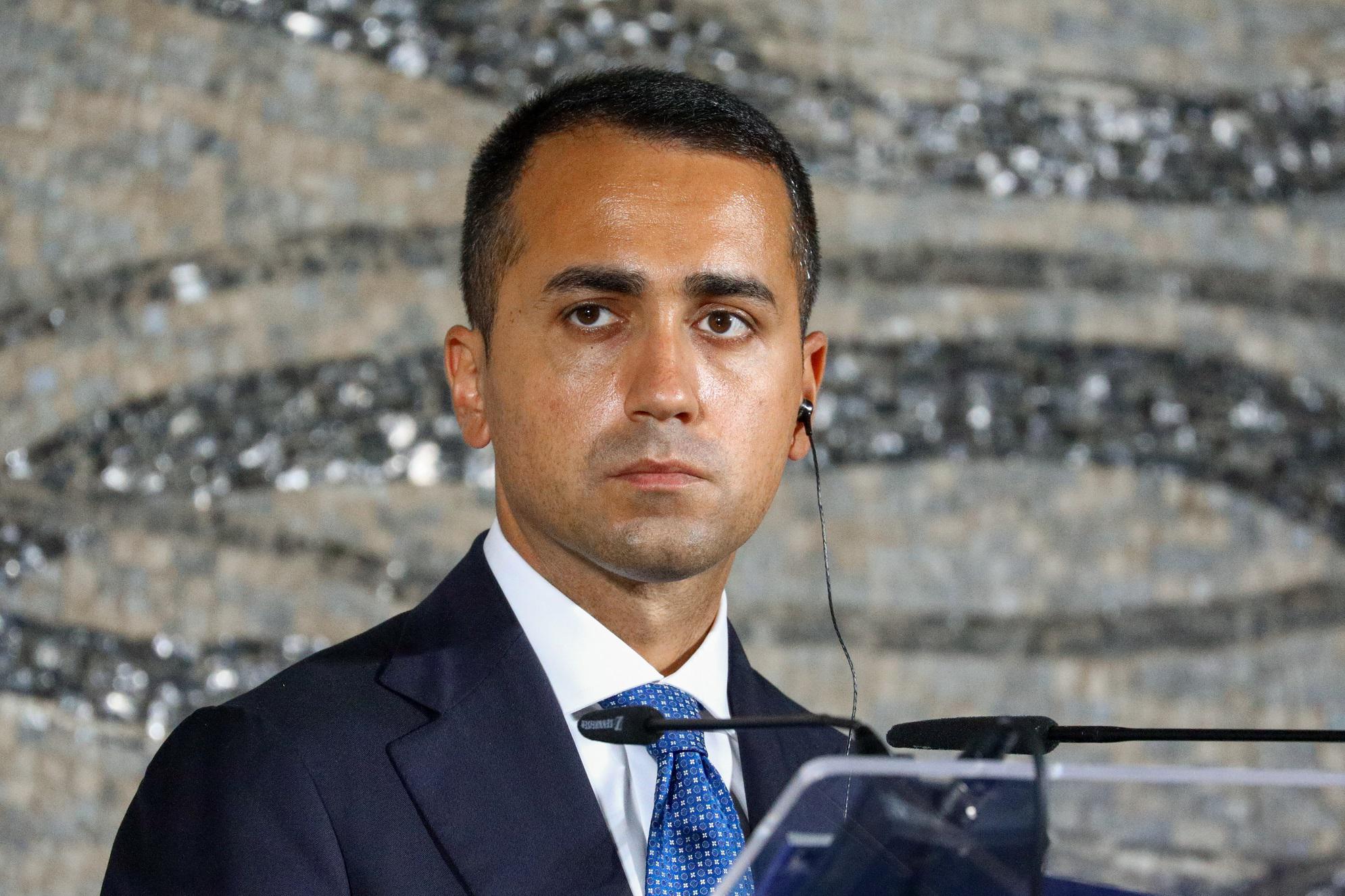 Di Maio: "Salvini decida se inseguire Meloni o bene del Paese"