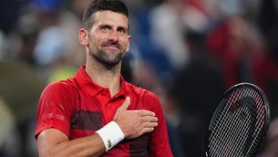 Djokovic batte Fritz e raggiunge Sinner in finale a Shanghai