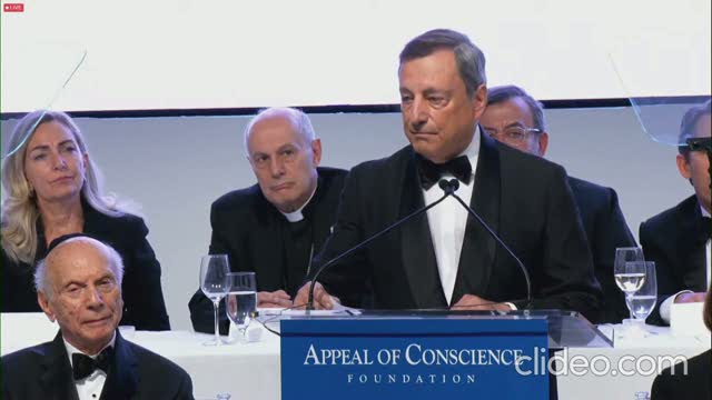 Draghi a New York: "Contro autocrazie evitare ambiguità" - Video