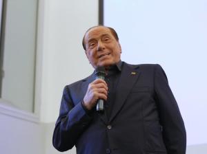 Elezioni 2022, Berlusconi: "Pensione 1000 euro anche a mamme senza contributi"