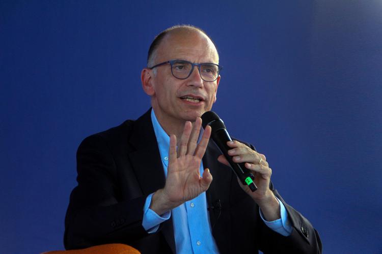 Elezioni 2022, Letta: "Meglio pisano col bus che fiorentino coi jet..