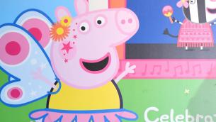 Elezioni 2022, Peppa Pig irrompe in campagna elettorale e anima polemica tra leader