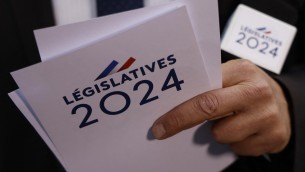 Elezioni Francia, più di 160 candidati si ritirano per bloccare Le Pen al secondo turno