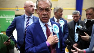 Elezioni Gb, Farage eletto per la prima volta: "Primo passo di qualcosa che vi stupirà"