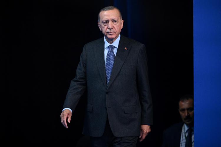 Erdogan chiama il Papa: "Assassinio Haniyeh minaccia all'umanità"