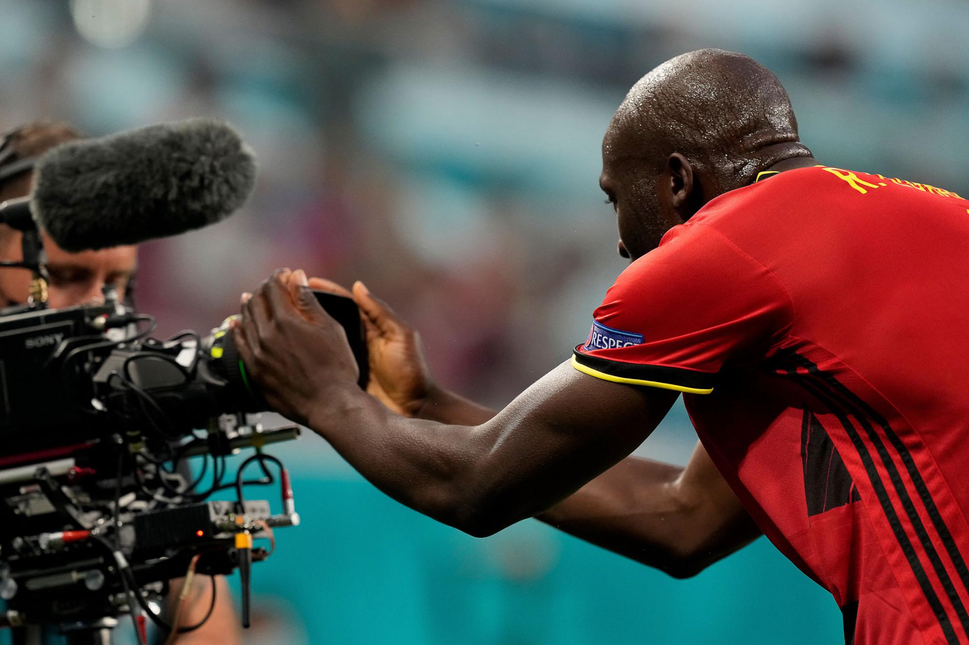 Eriksen, Lukaku gli dedica il gol: "Forza, ti voglio bene"