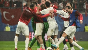 Europei 2024, Turchia di Montella sfiderà l'Olanda ai quarti: battuta l'Austria 2-1