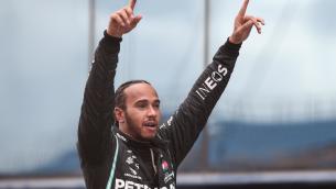 F1 Imola, Hamilton in pole e Leclerc quarto con Ferrari