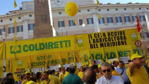 f1_0_no-al-ceta-oggi-sono-gia-migliaia-gli-agricoltori-che-protestano-a-montecitorio