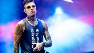 Fedez, la tragedia di Ozieri e l'attacco alla stampa: "Fate schifo"