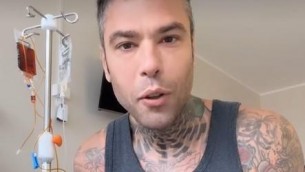 Fedez: "Nessun abuso di alcool e droghe, sono ricoverato per emorragia interna"