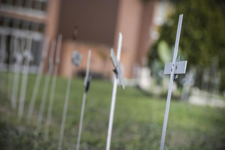 Feti sepolti al Flaminio con nomi madri, pm Roma chiede archiviazione