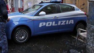 Firenze, clochard accoltellato alla gola: fermata una donna