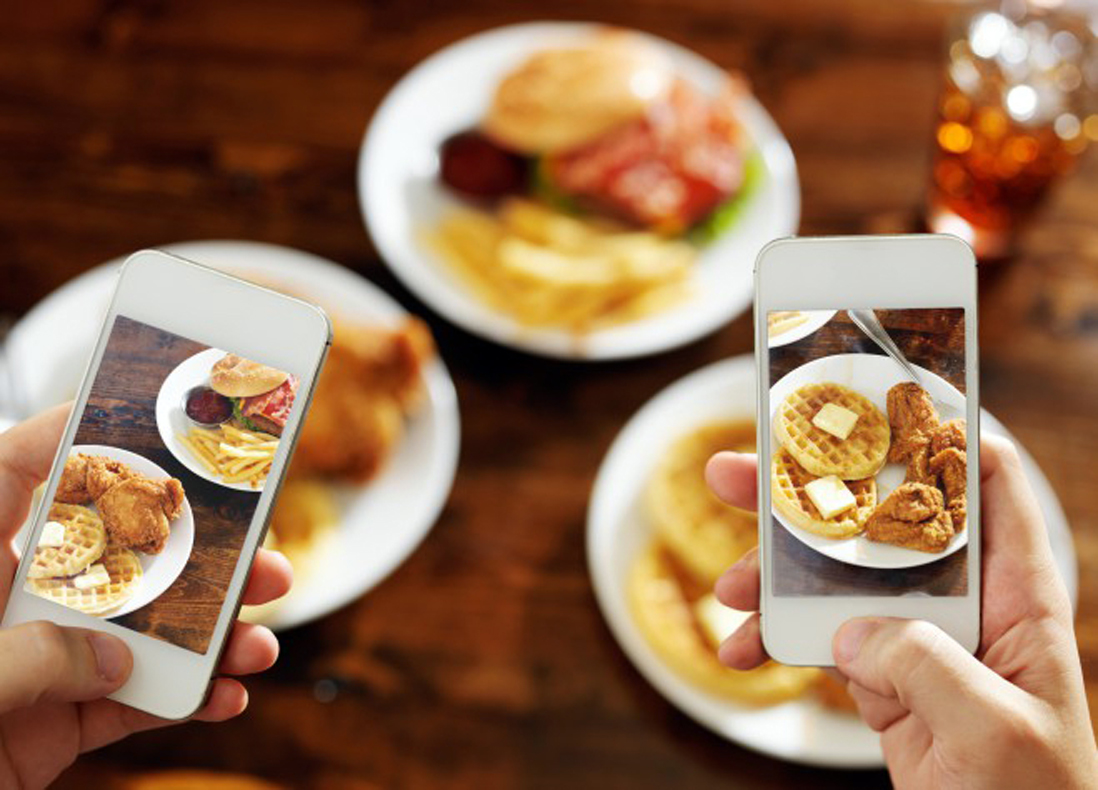 food_selfie_mania__1_italiano_su_3_fotografa_quello_che_mangia