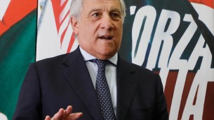 Forza Italia, la proposta di Tajani: "Dopo Berlusconi niente più presidenti"