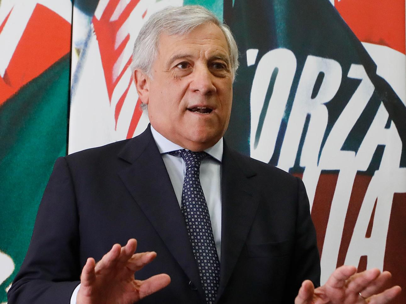 Forza Italia, la proposta di Tajani: "Dopo Berlusconi niente più presidenti"