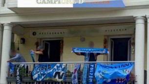 Fotografato durante festa scudetto del Napoli a Corfù, arrestato latitante