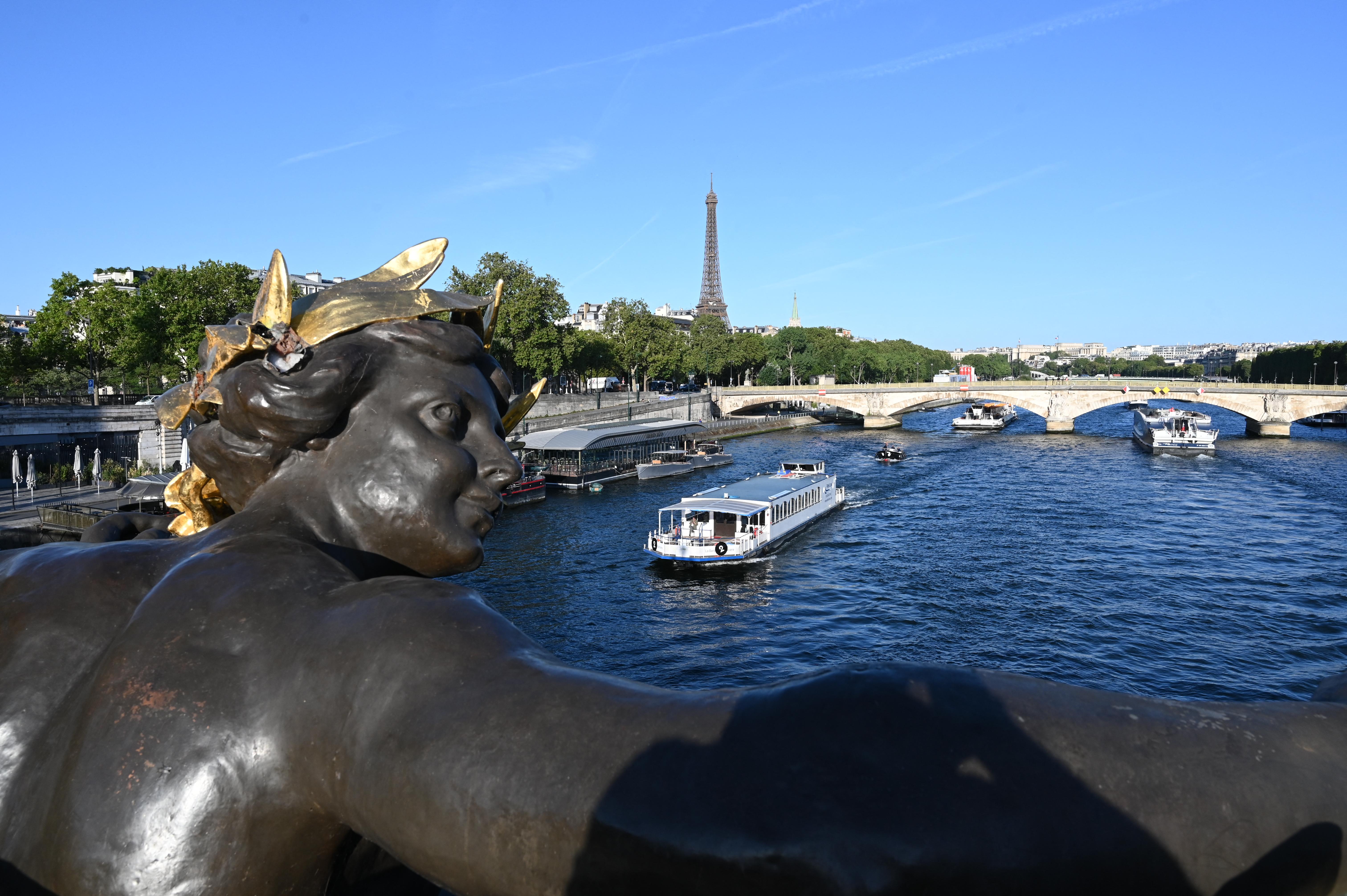 Francia, a Parigi si torna a nuotare nella Senna