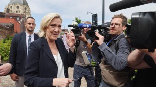 Francia, Le Pen accusa Macron: "Golpe amministrativo contro volontà elettori"