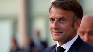 Francia, Macron boccia governo Nuovo fronte popolare: oggi nuove consultazioni