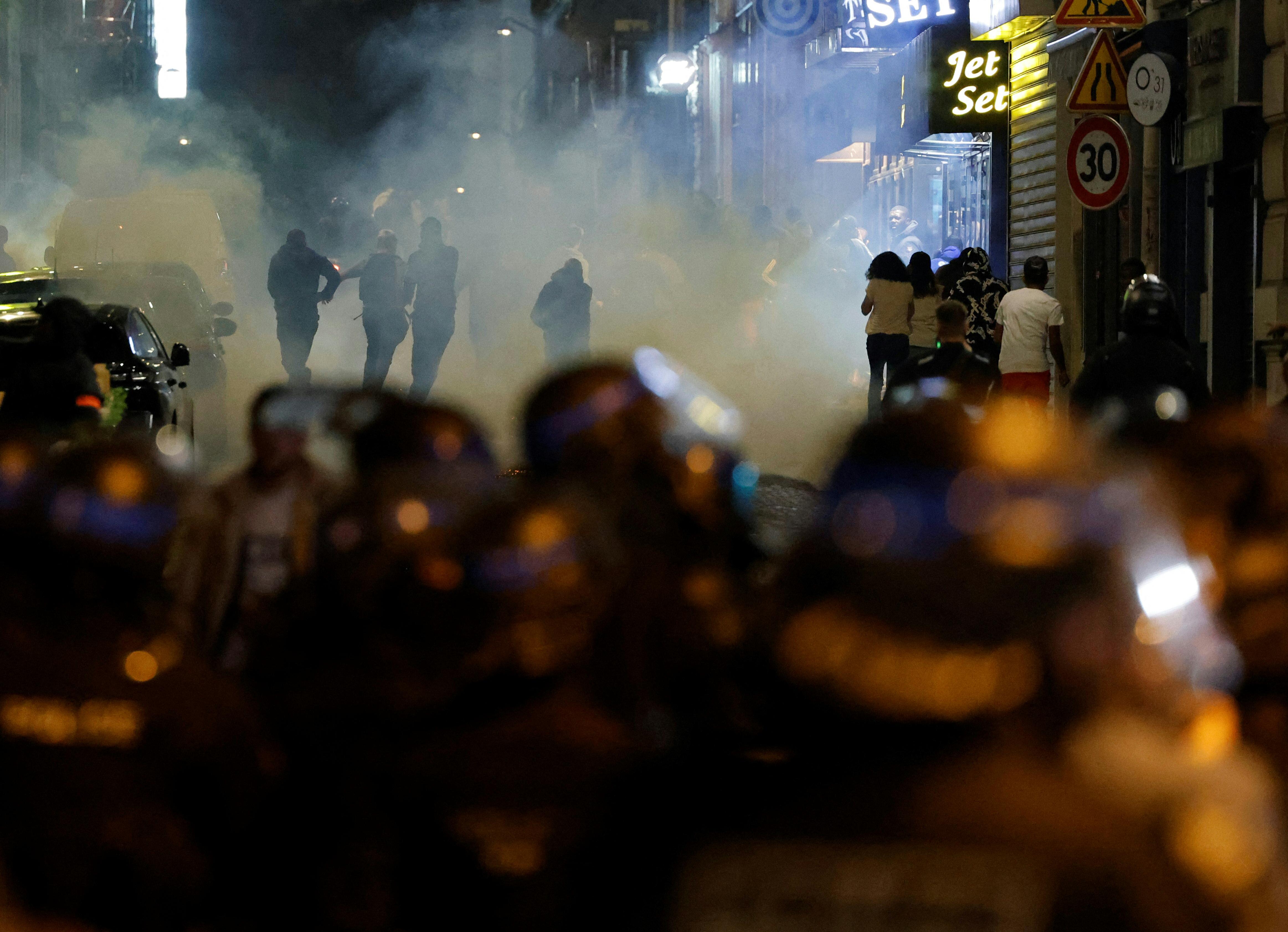 Francia, quinta notte di proteste: 486 arresti