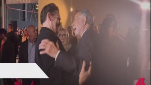 Francis Ford Coppola, l'abbraccio con Matt Dillon a Cinecittà - Video