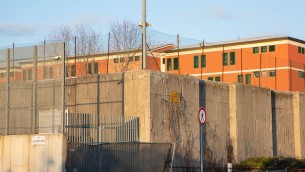 Fuga dal Beccaria, rintracciato uno degli evasi dal carcere