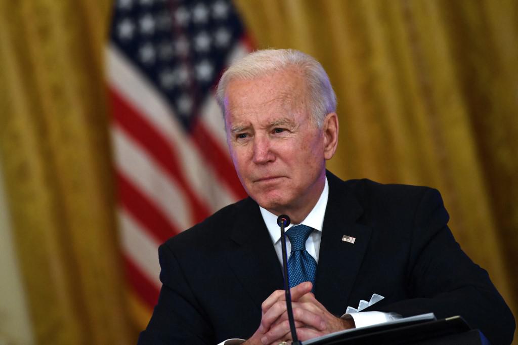 Gaffe Biden, insulti a giornalista: "Figlio di put..