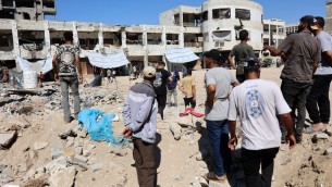 Gaza, Hamas: "100 morti in raid su scuola"