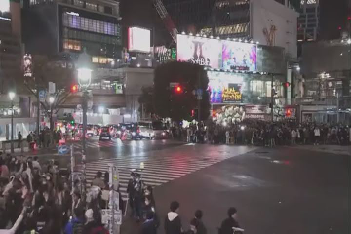 Germania-Giappone, caroselli a Tokyo ma il semaforo è sacro - Video