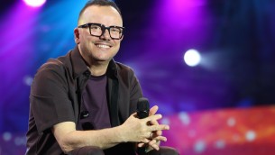 Gigi D'Alessio papà per la sesta volta, è nata Ginevra