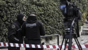 Giornalista ucciso ad Atene, sparati almeno 17 colpi