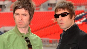 Gli Oasis ritornano: le date della reunion dei fratelli Gallagher dopo 15 anni