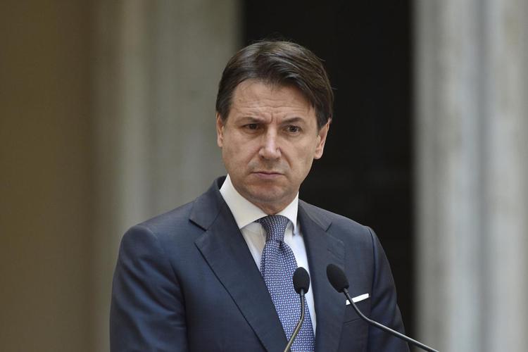 Governo, Conte: "Segnali inquietanti, corsa a riarmo e lobby armi"