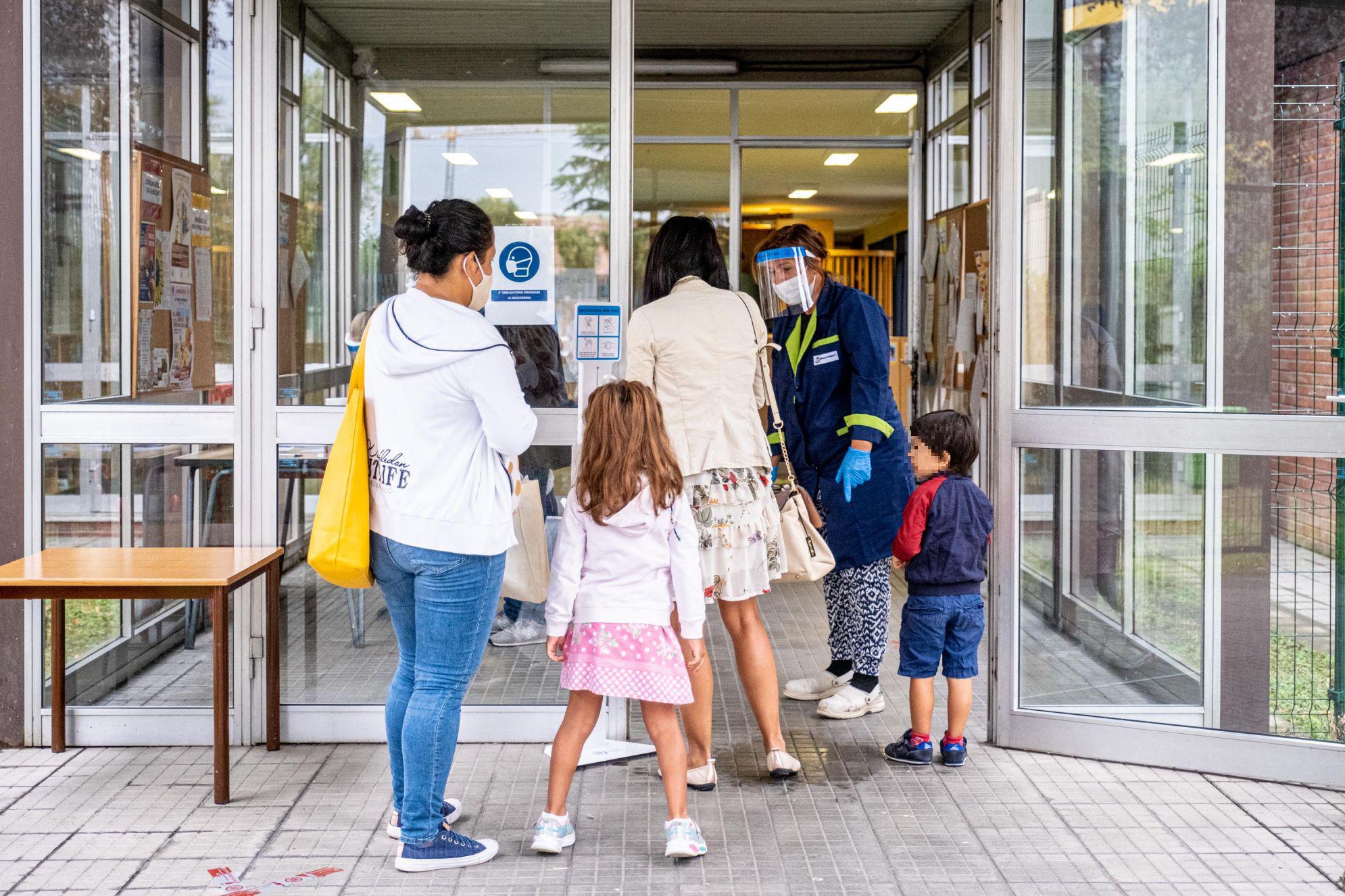 Green pass scuola, obbligatorio anche per genitori. Multe fino a 1