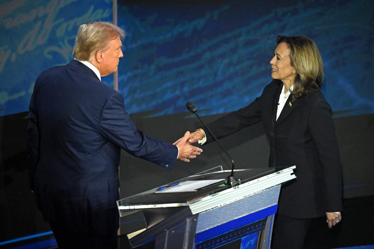 Harris e Trump, via al dibattito tv con stretta di mano