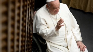 Il Papa ai giovani: "Non truccatevi l'anima, non siate stelle social ma liberi"