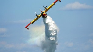 Incendi, aumenta in Italia numero aerei, elicotteri e droni nella lotta alle fiamme