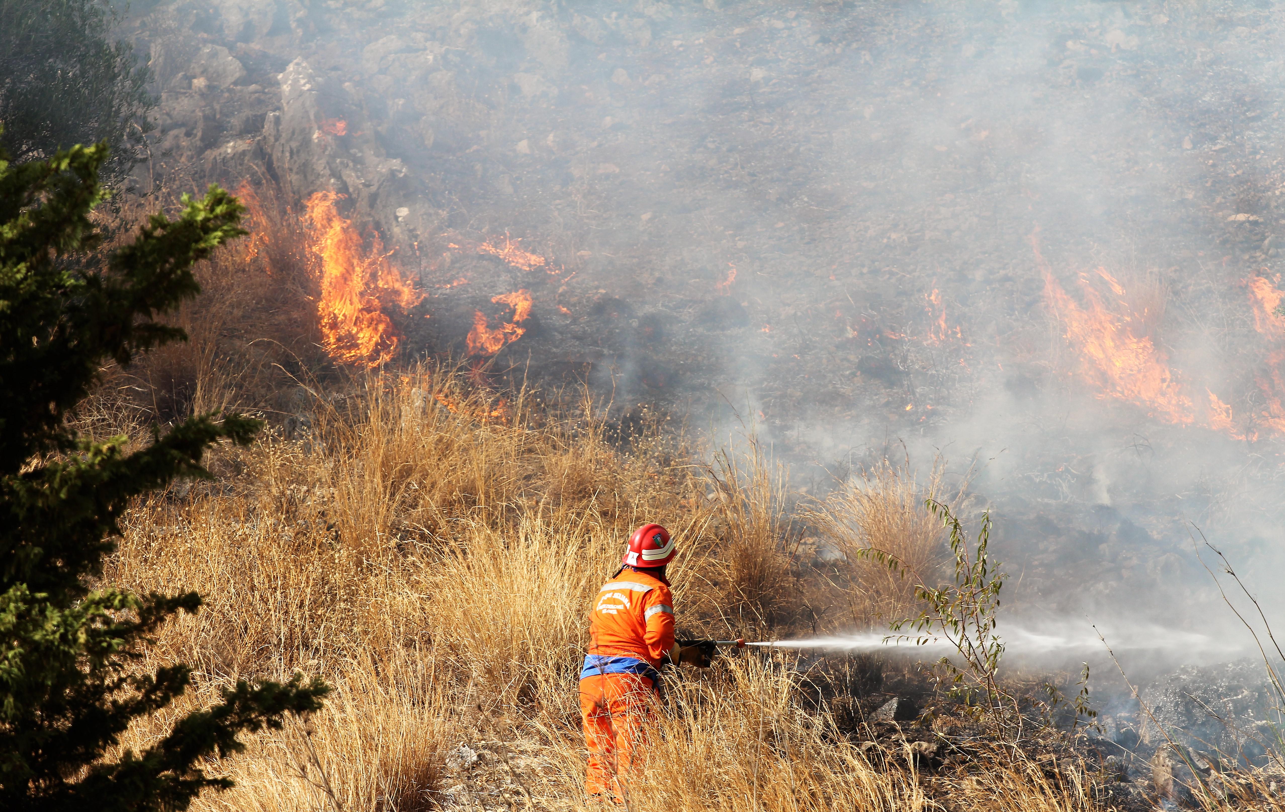 Incendi Sicilia, allerta rossa in 5 province