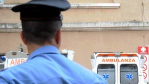 Incidente a Catanzaro, auto contro albero: morto un 16enne