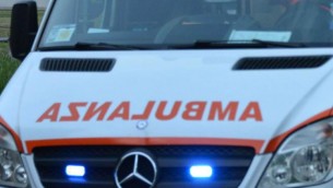 Incidente a Pisa, si ribalta con l'auto: morto 42enne