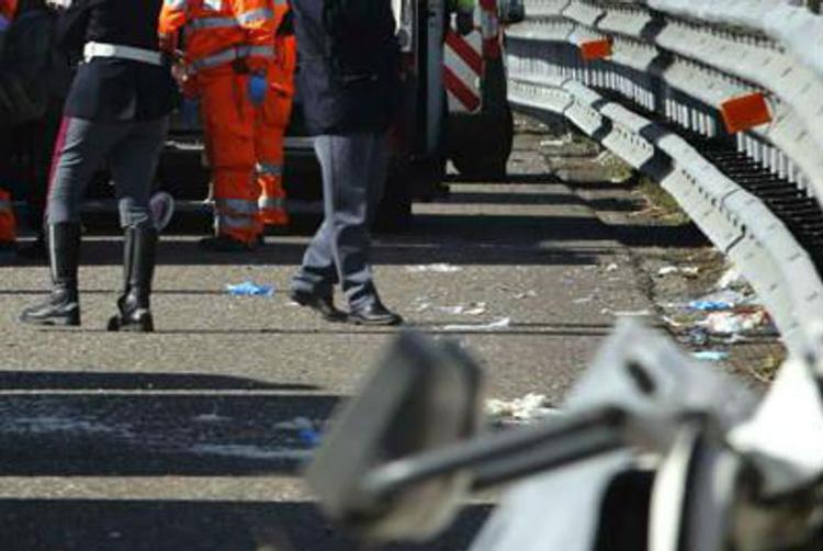 Incidente Roma, scontro tra Smart e Lamborghini: muore bimbo di 5 anni