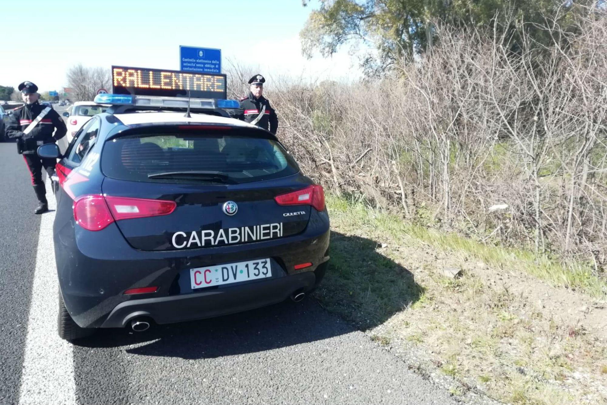 Incidenti, camion si ribalta su A1: code e tratto chiuso