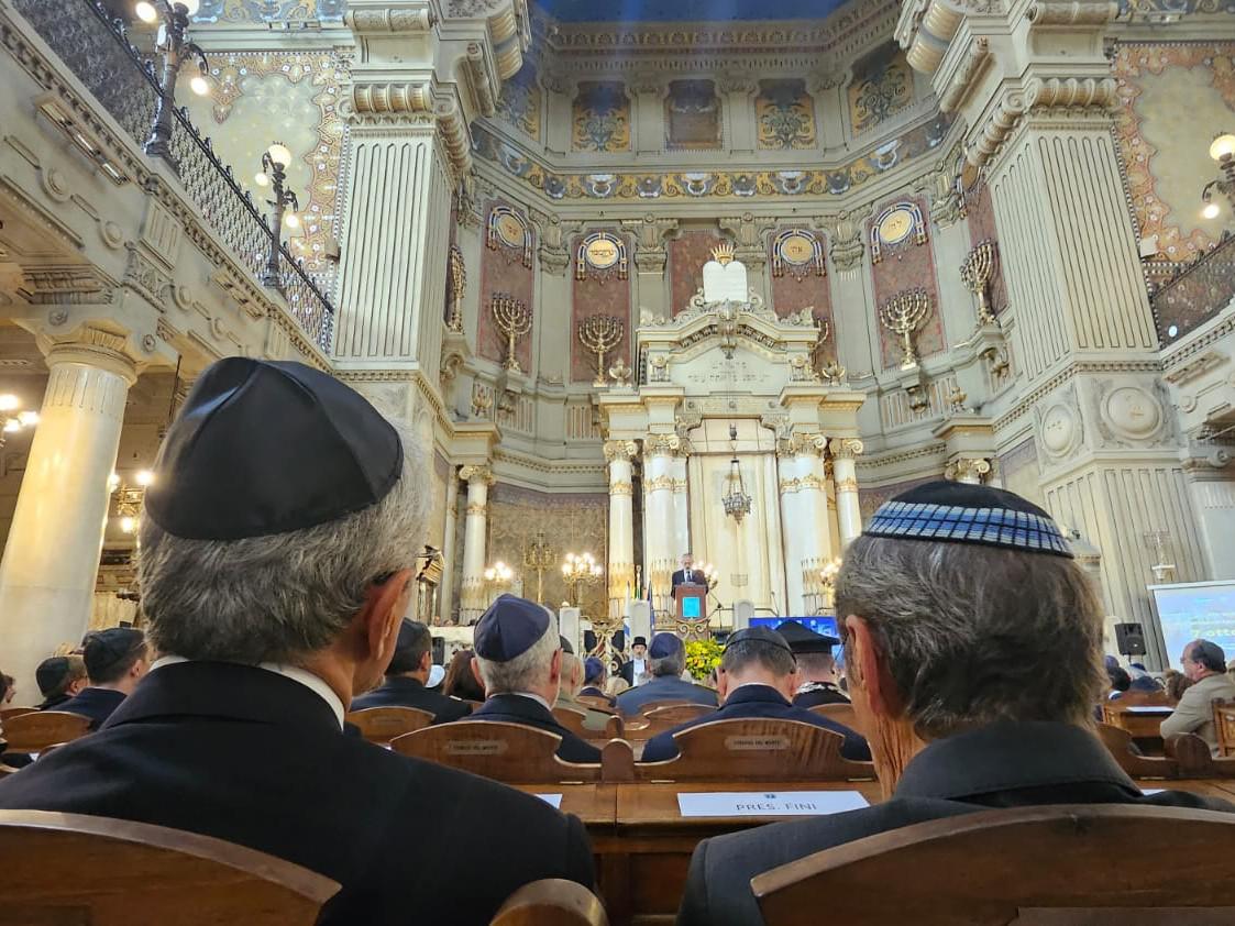 Israele 7 ottobre, commemorazione alla Sinagoga di Roma