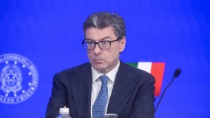 Ita-Lufthansa, ira di Giorgetti: "Non cediamo a ricatti"