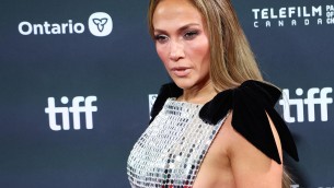 Jennifer Lopez, dopo il divorzio con Ben Affleck la foto mano nella mano con Matt Damon